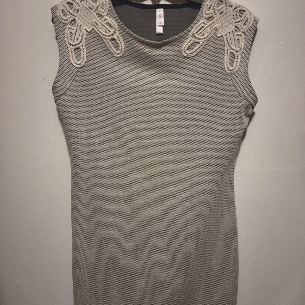 Cream & Grey Sleeveless Cocktail Dress Size L